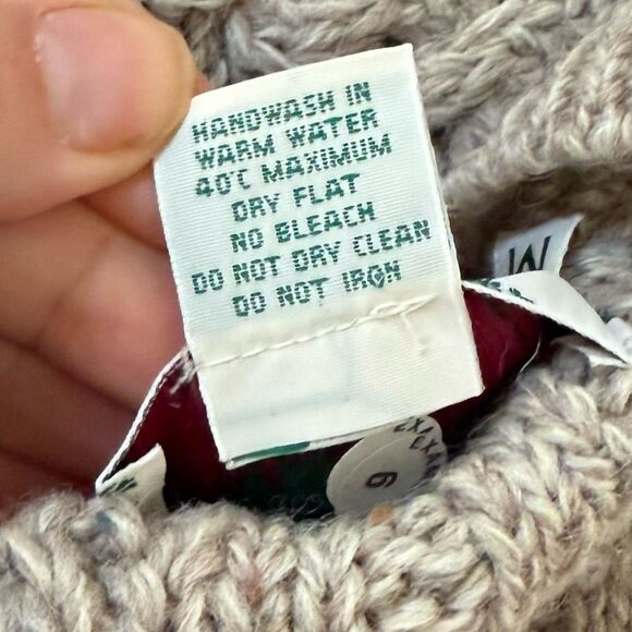 Celtic Country 100% Wool Made in Ireland Fisherman Chunky Knit V Neck Sweater M - Picture 8 of 9